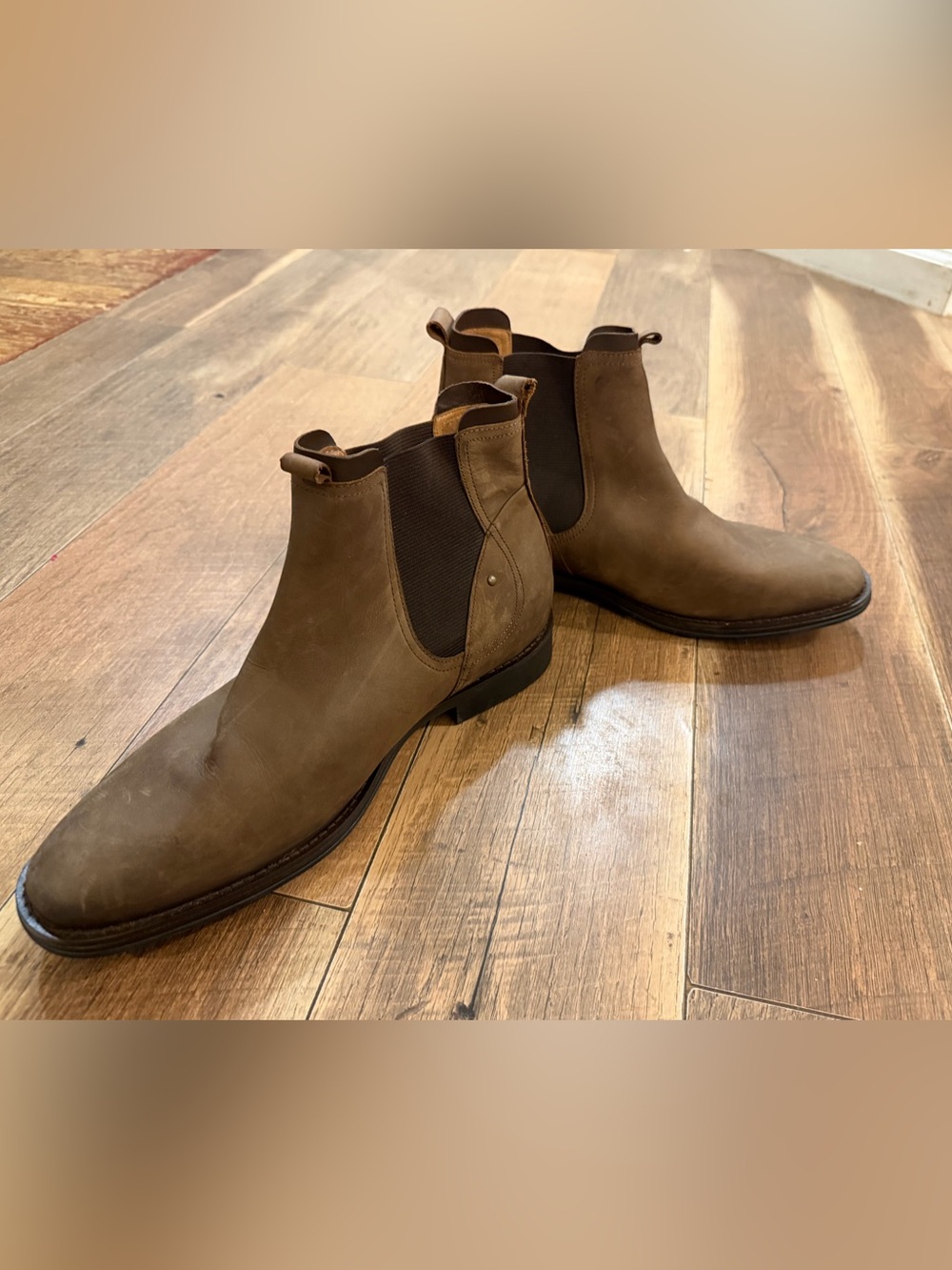 Men's Chelsea Boots in Brown - Classic Slip-On Style